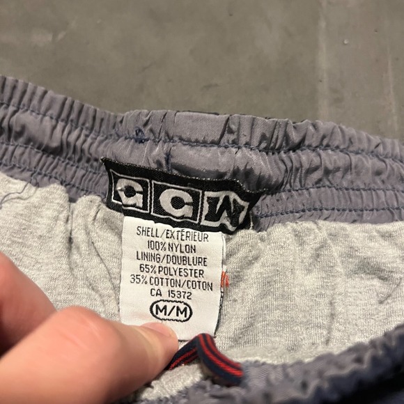 VINTAGE CCM‎ Warmup Baggy Navy Pants Men Size Medium Track Zip Nylon Windbreaker - Picture 3 of 14